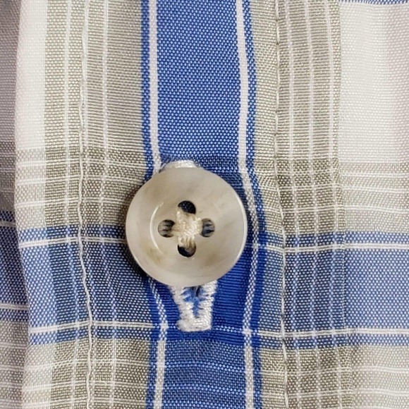 LL Bean Men's Small Blue Plaid Short Sleeve Button Down Shirt Mesh Lined Fish - Picture 4 of 13